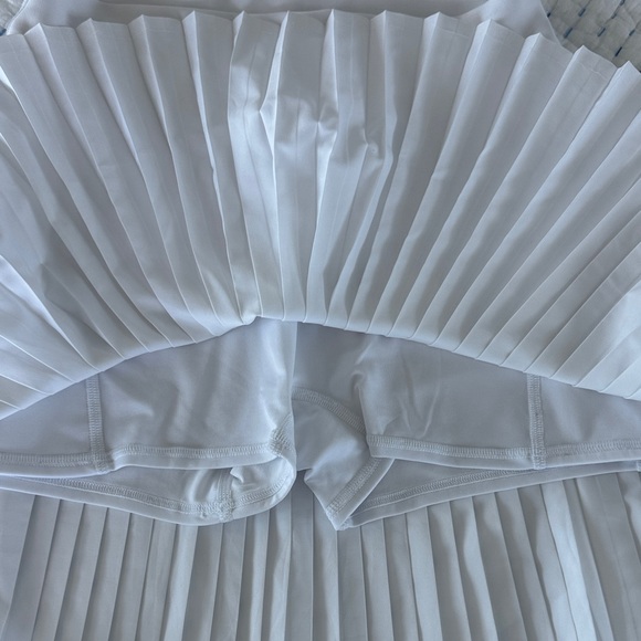 ALO Yoga White Pleated Skater Skirt - Picture 4 of 4
